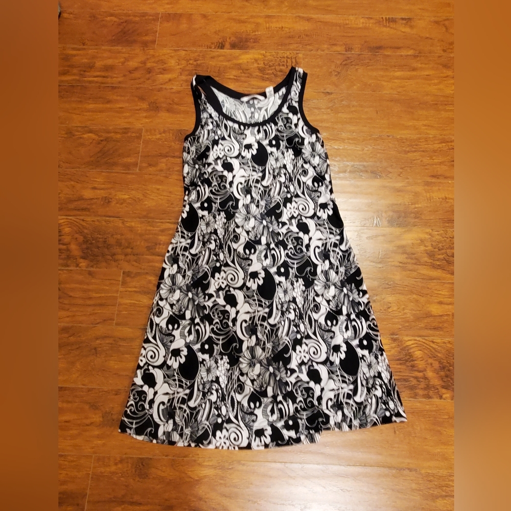 Sleveless dress M